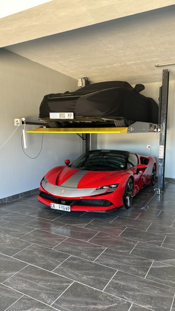 Home Garage with parking lift