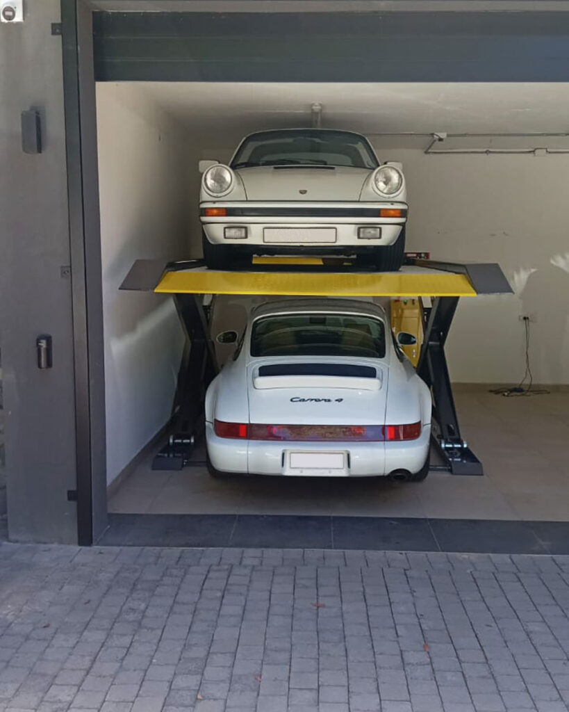 Scissor lift front view