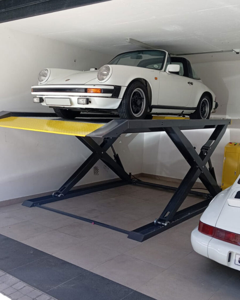 Scissor parking lift