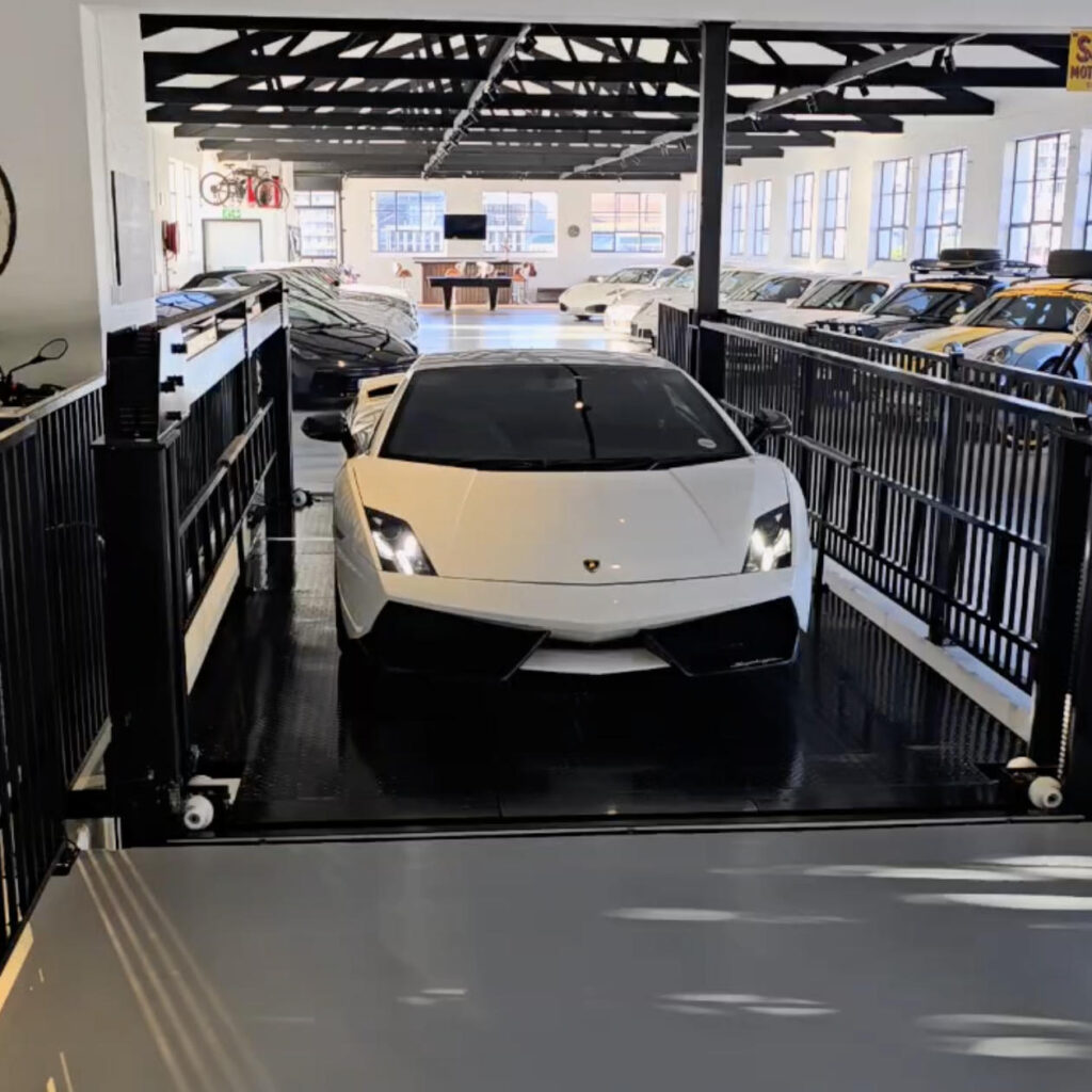 Elevator vehicle lift